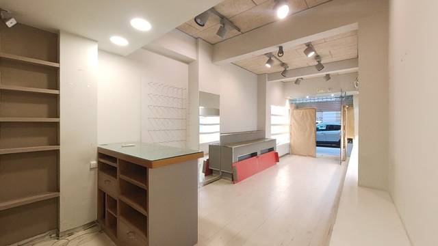 Local comercial en Venta en Barcelona - Carrer Manuel de Falla, 26 en Sarrià