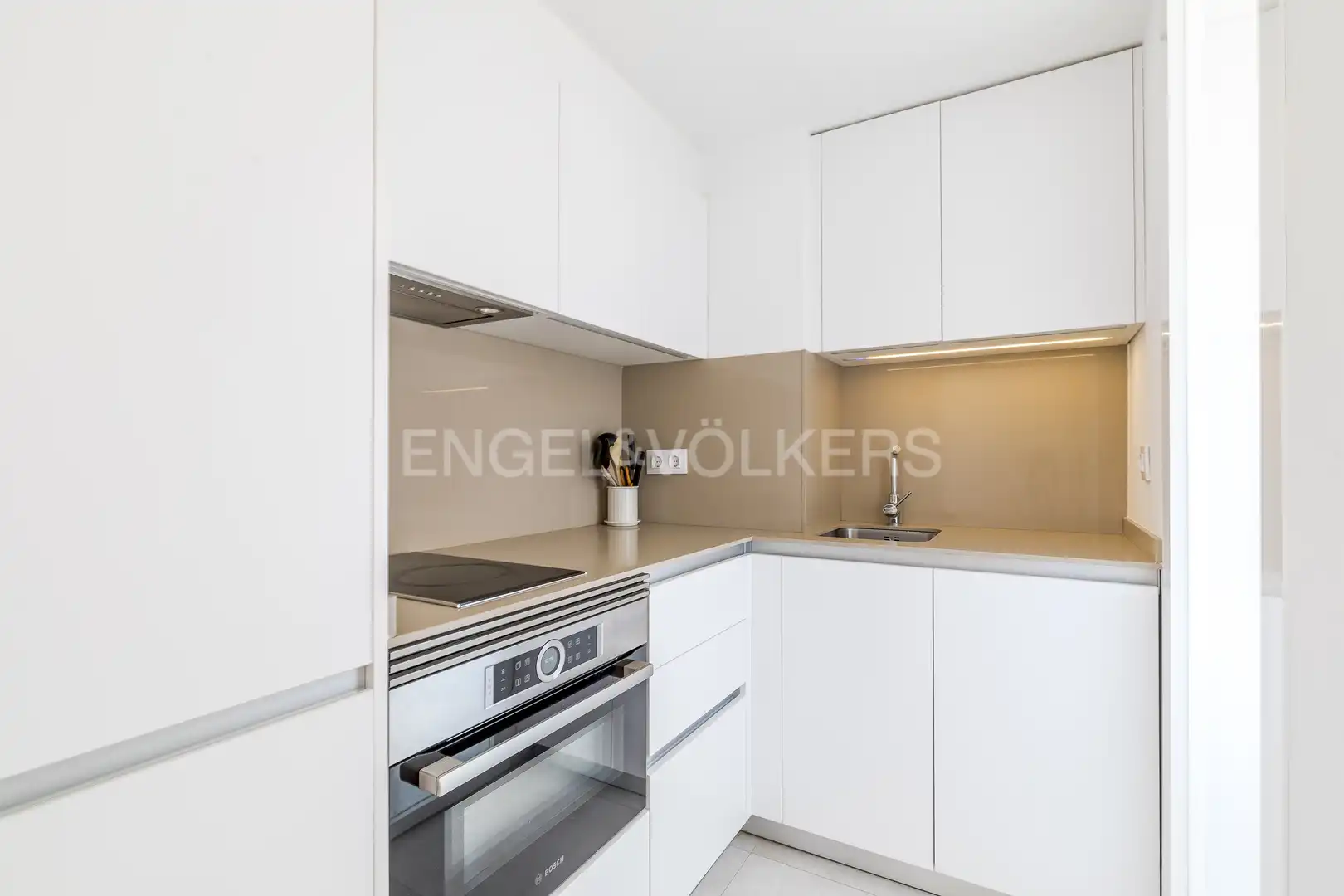 Cocina de Planta baja de alquiler en Madrid con Aire acondicionado, Calefacción y Amueblado