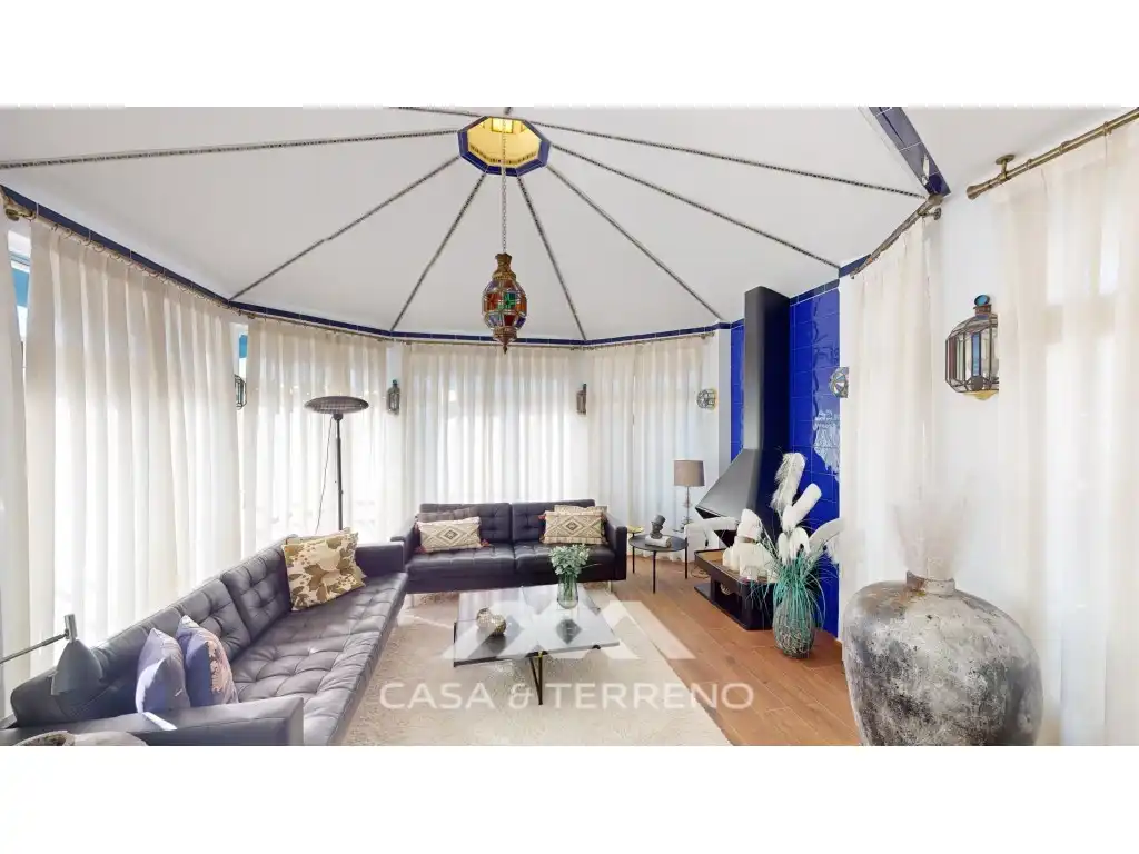 Sala d'estar de Casa o xalet en venda en Vélez-Málaga amb Aire condicionat, Jardí privat i Terrassa