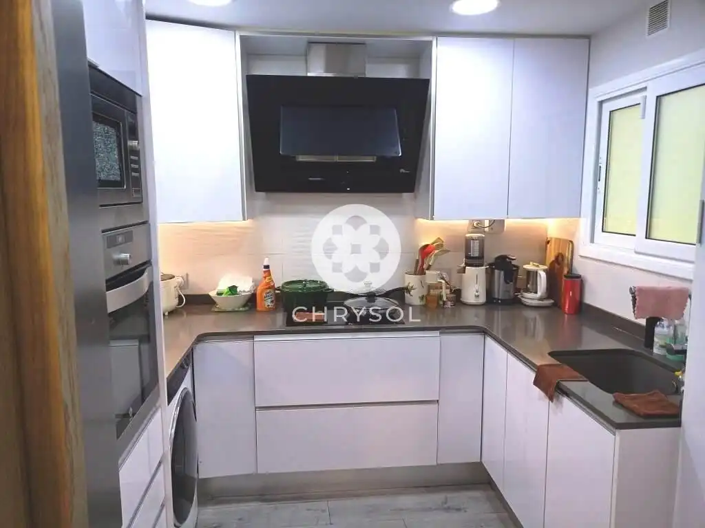 Cocina de Piso en venta en Barcelona con Aire acondicionado, Calefacción y Jardín privado