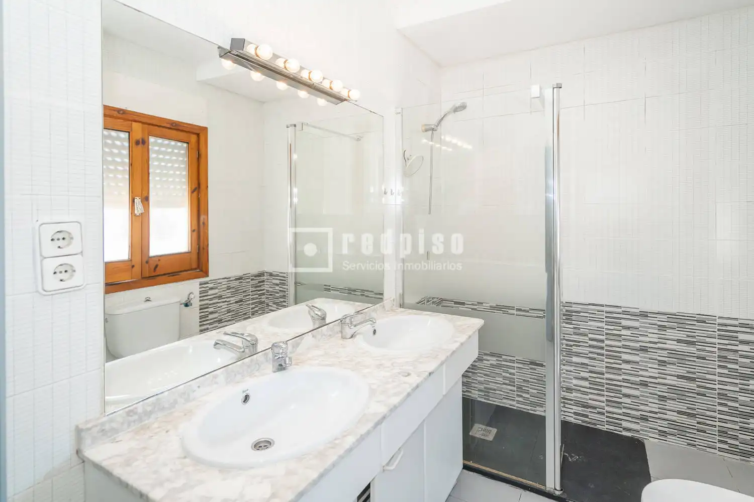 Bany de Casa o xalet en venda en Arroyomolinos (Madrid) amb Aire condicionat i Calefacció