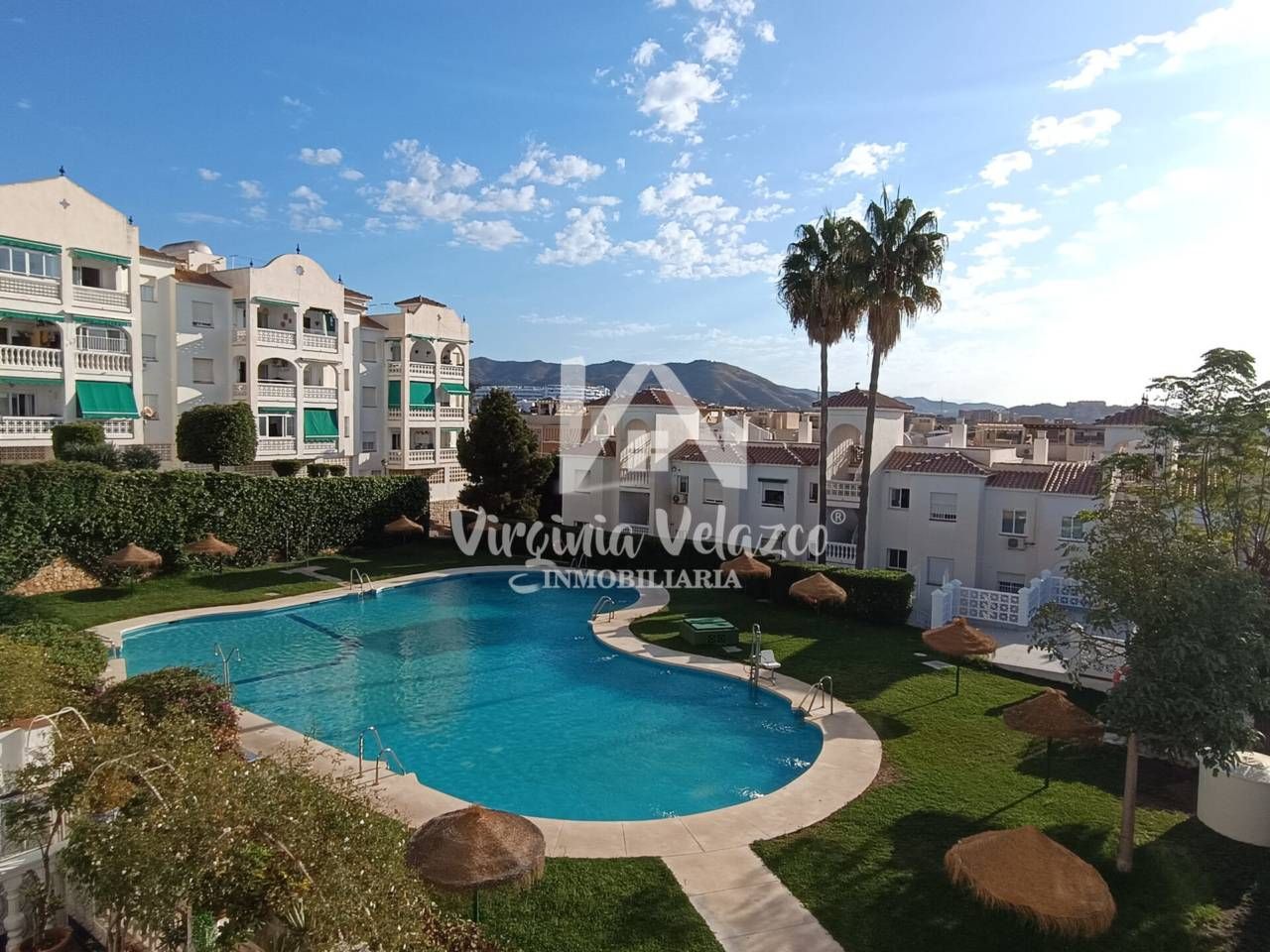 Vista exterior de Dúplex en venda en Rincón de la Victoria amb Terrassa, Traster i Balcó