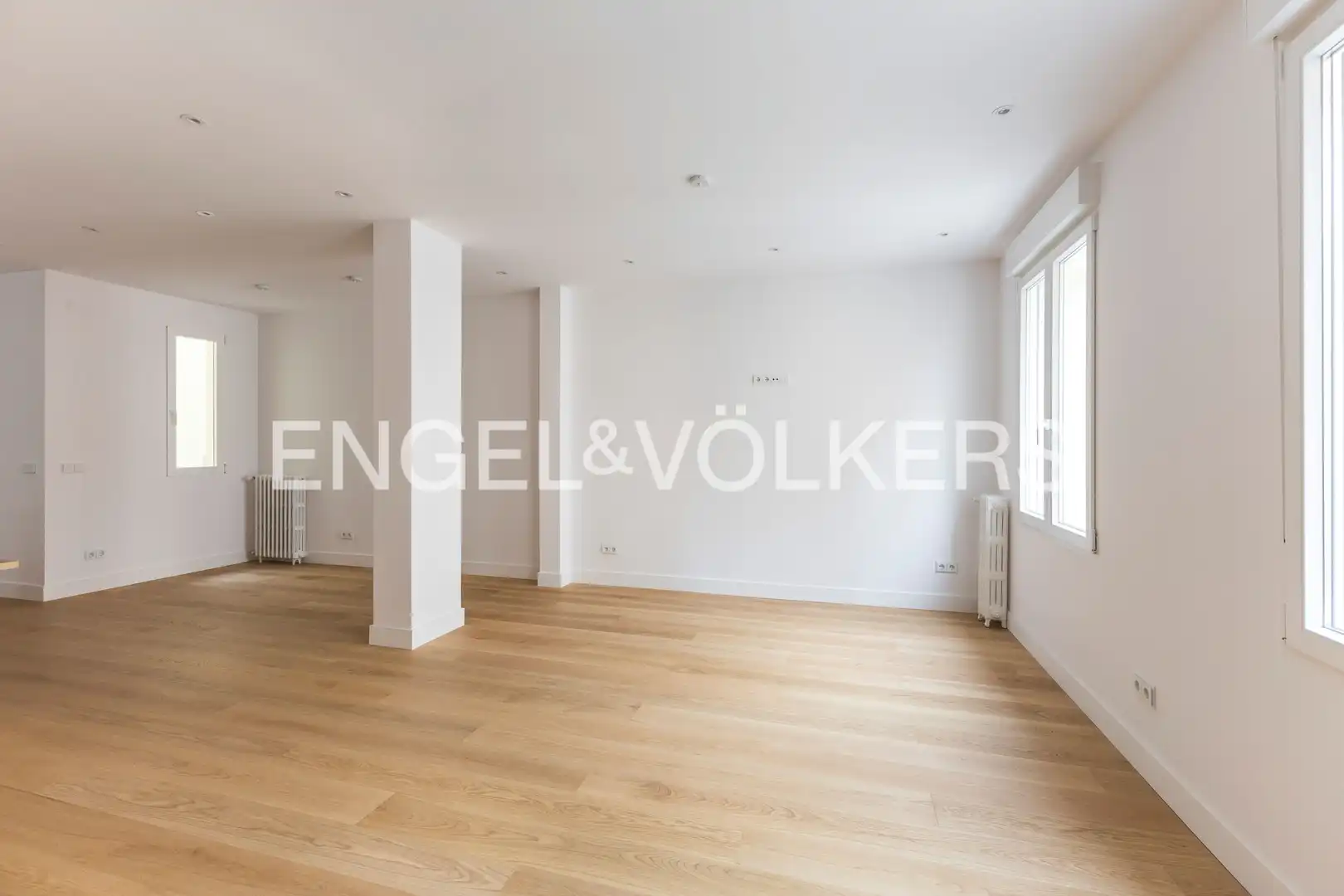 Wohnzimmer von Wohnung zum Verkauf in Madrid mit Klimaanlage und Heizung