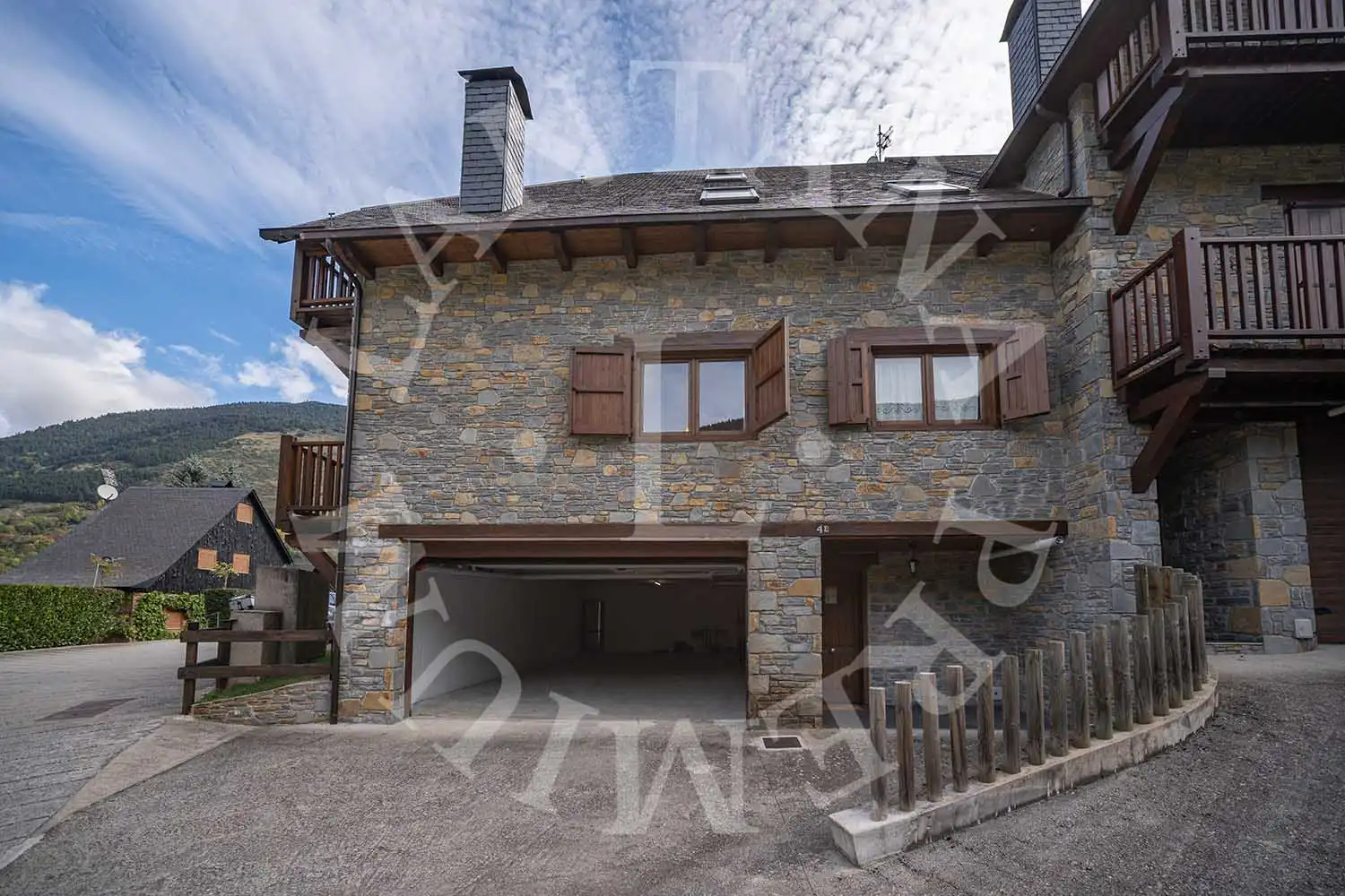 Vista exterior de Casa adosada en venta en Vielha e Mijaran con Calefacción, Jardín privado y Parquet