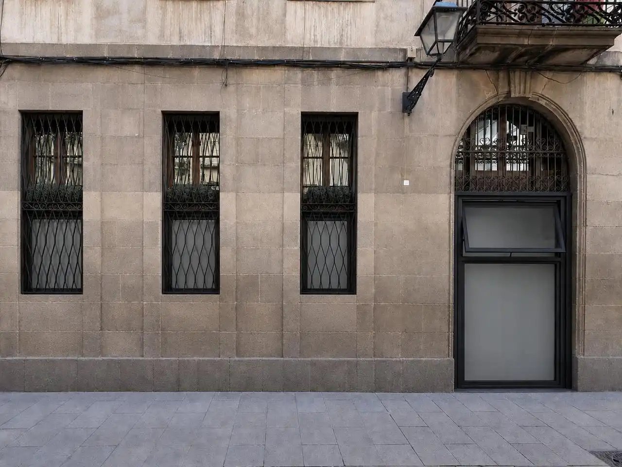 Vista exterior de Local en venda en Barcelona