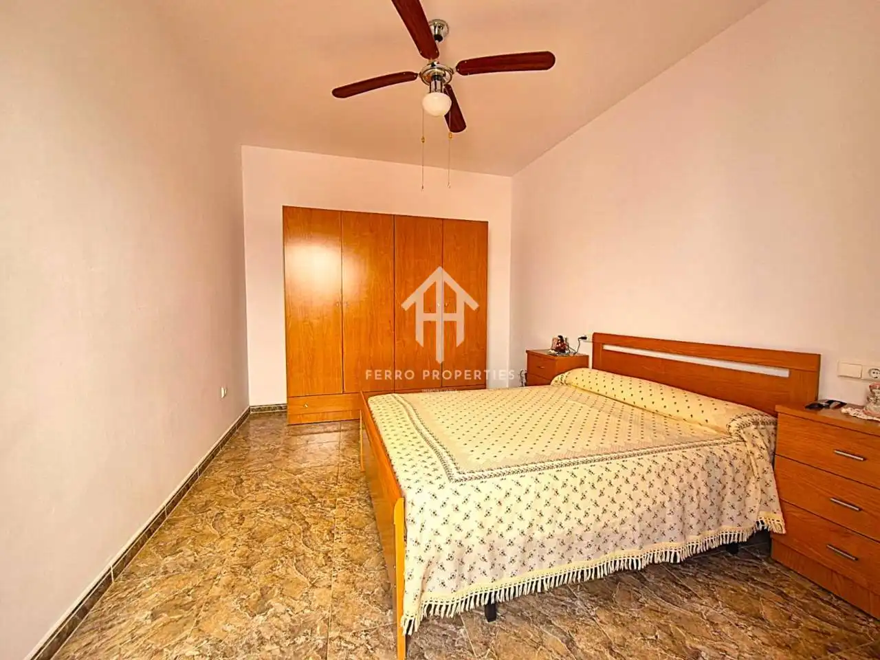 Dormitori de Casa o xalet en venda en Loja amb Terrassa i Moblat