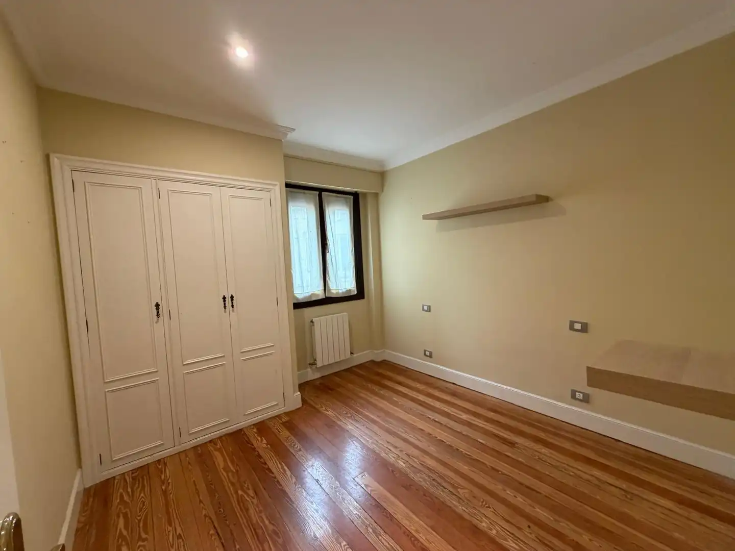 Schlafzimmer von Wohnung zur Miete in Bilbao  mit Heizung