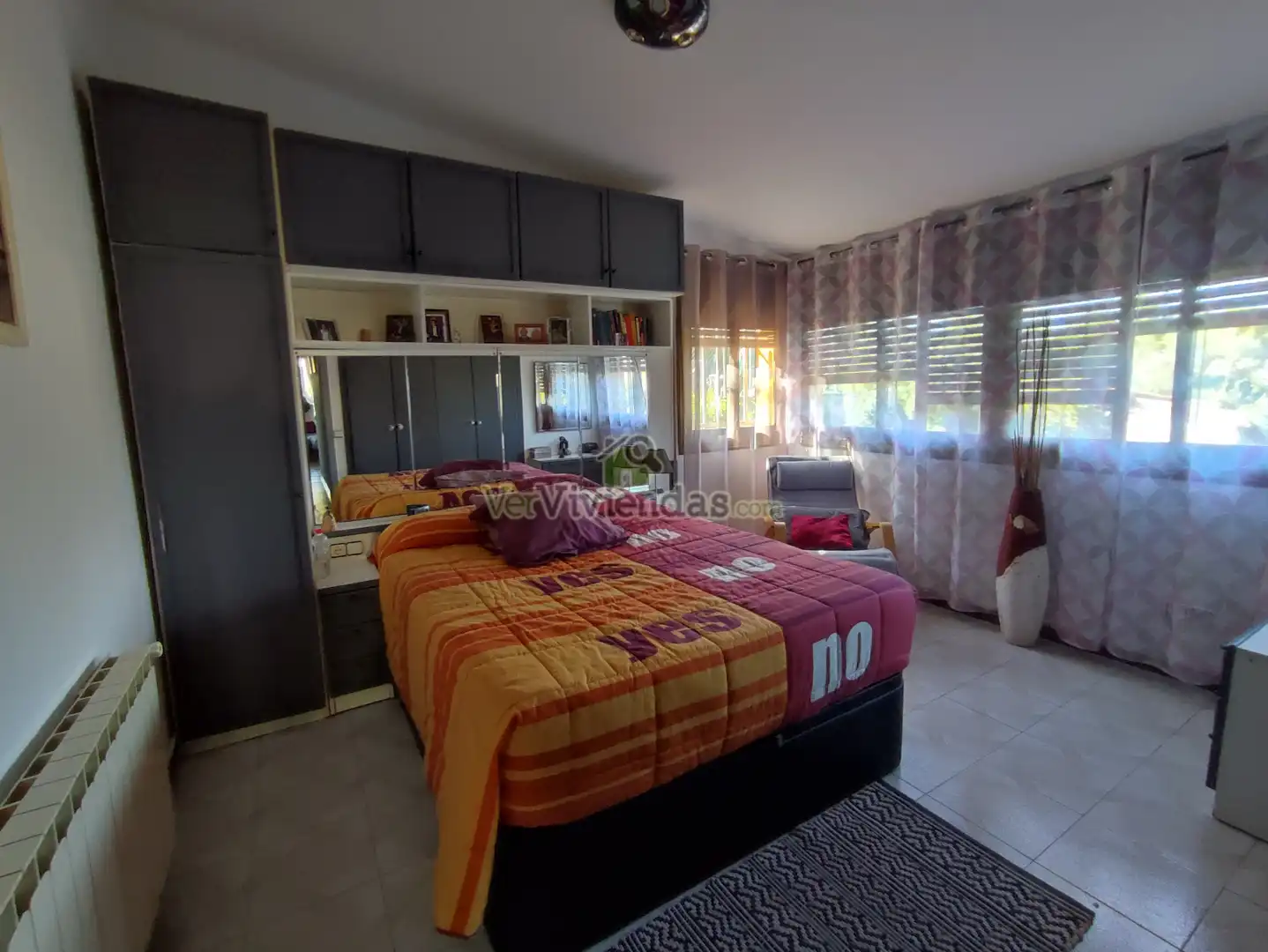 Habitación de Casa o chalet en venta en Torrelles de Llobregat con Aire acondicionado, Calefacción y Jardín privado