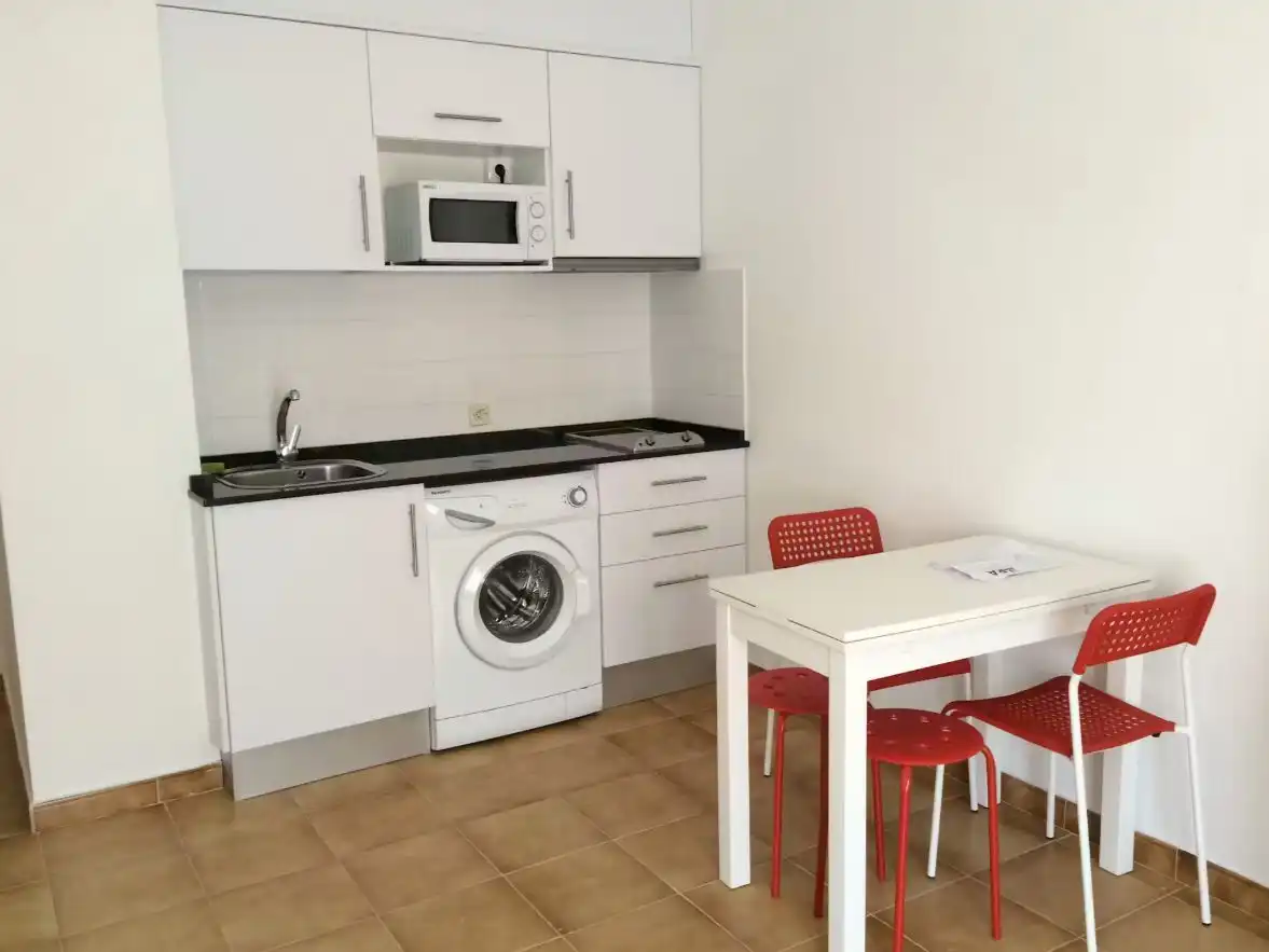 Cuina de Estudi de lloguer en Lloret de Mar amb Aire condicionat i Balcó