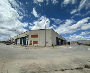 Vista exterior de Nau industrial en venda en El Viso de San Juan