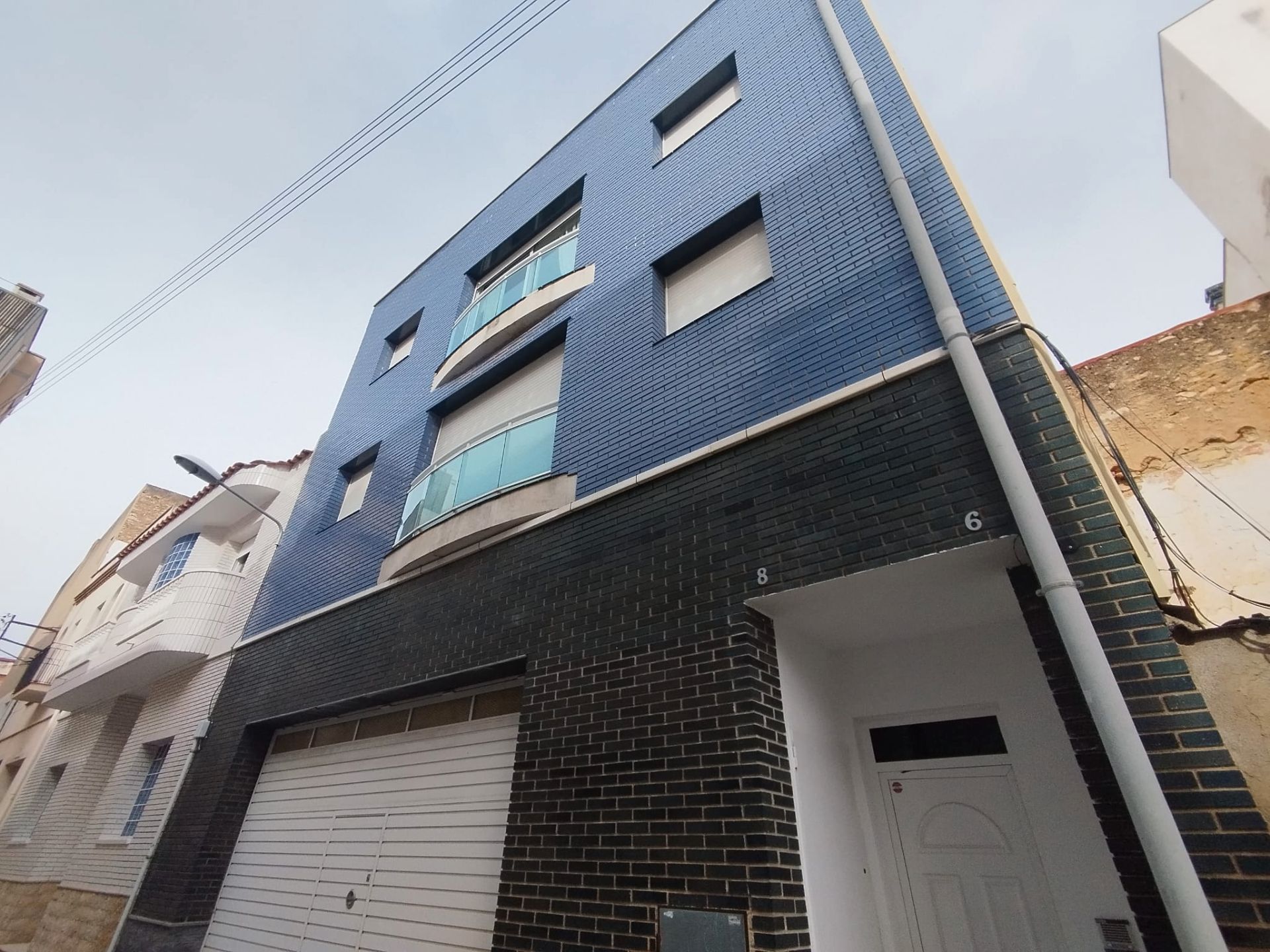 Vista exterior de Edifici en venda en La Ràpita amb Alarma