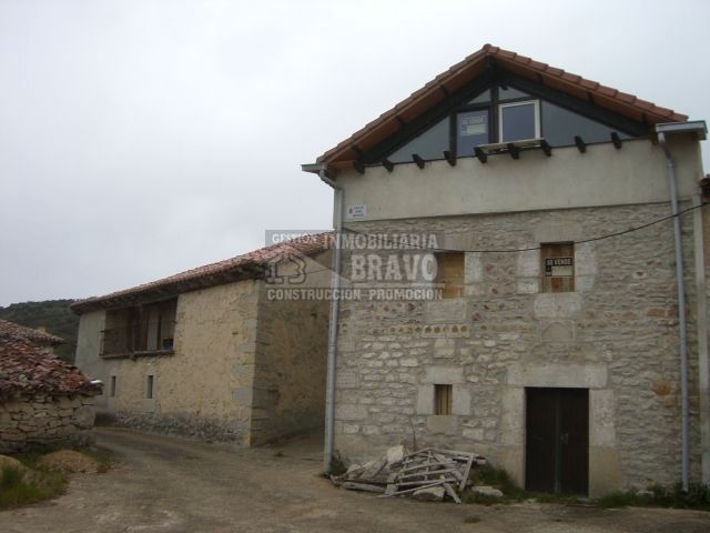 Vista exterior de Casa o xalet en venda en Junta de Traslaloma