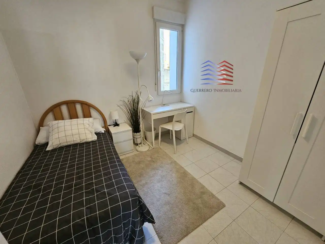 Habitación de Piso de alquiler en Ourense Capital  con Calefacción, Amueblado y Balcón
