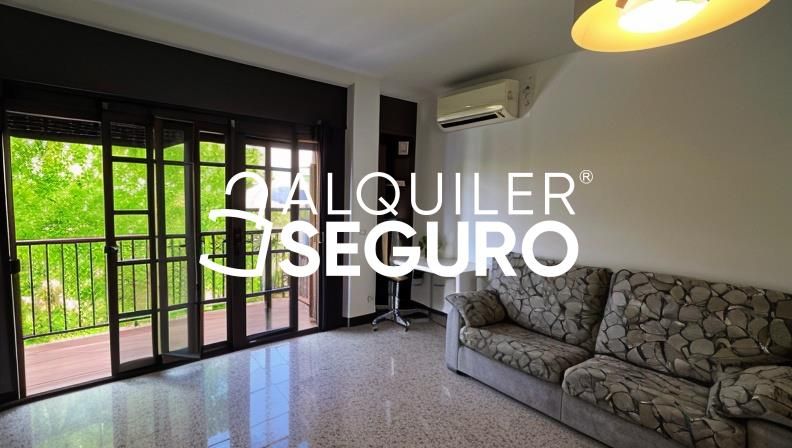 Exterior view of Flat to rent in  Sevilla Capital  with Air Conditioner and Terrace