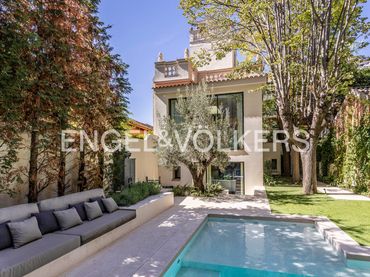 Casa amb piscina en venda a Sarrià - Sant Gervasi