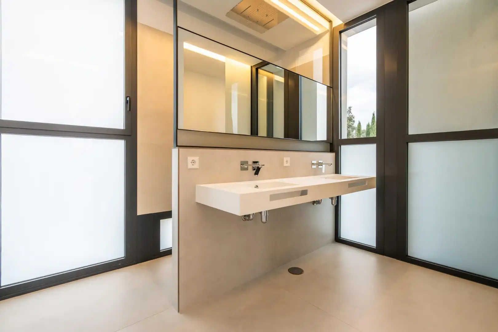 Bany de Casa o xalet en venda en Las Rozas de Madrid amb Calefacció, Jardí privat i Terrassa