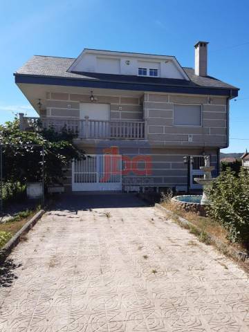 Casa-chalet en Venta en Ourense en Sarreaus
