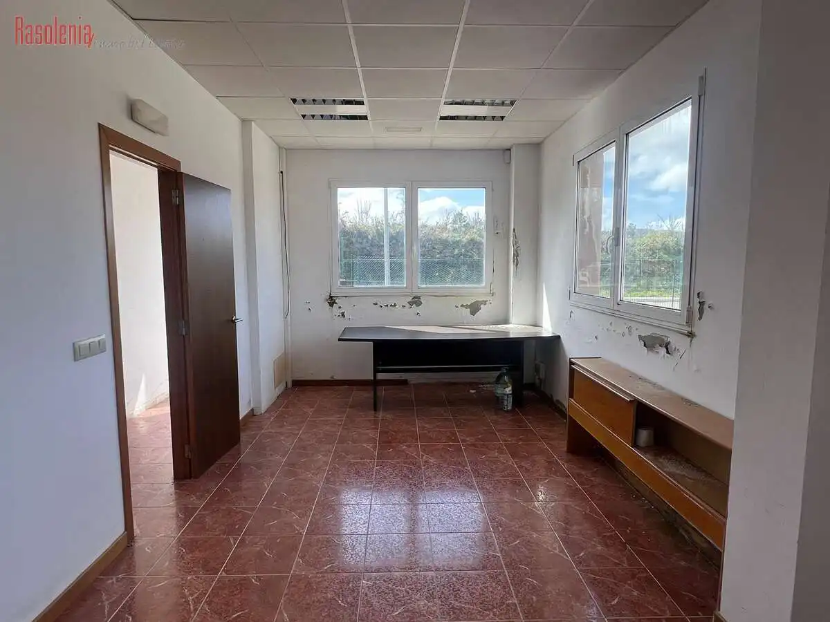Nave industrial en venta en Cerceda