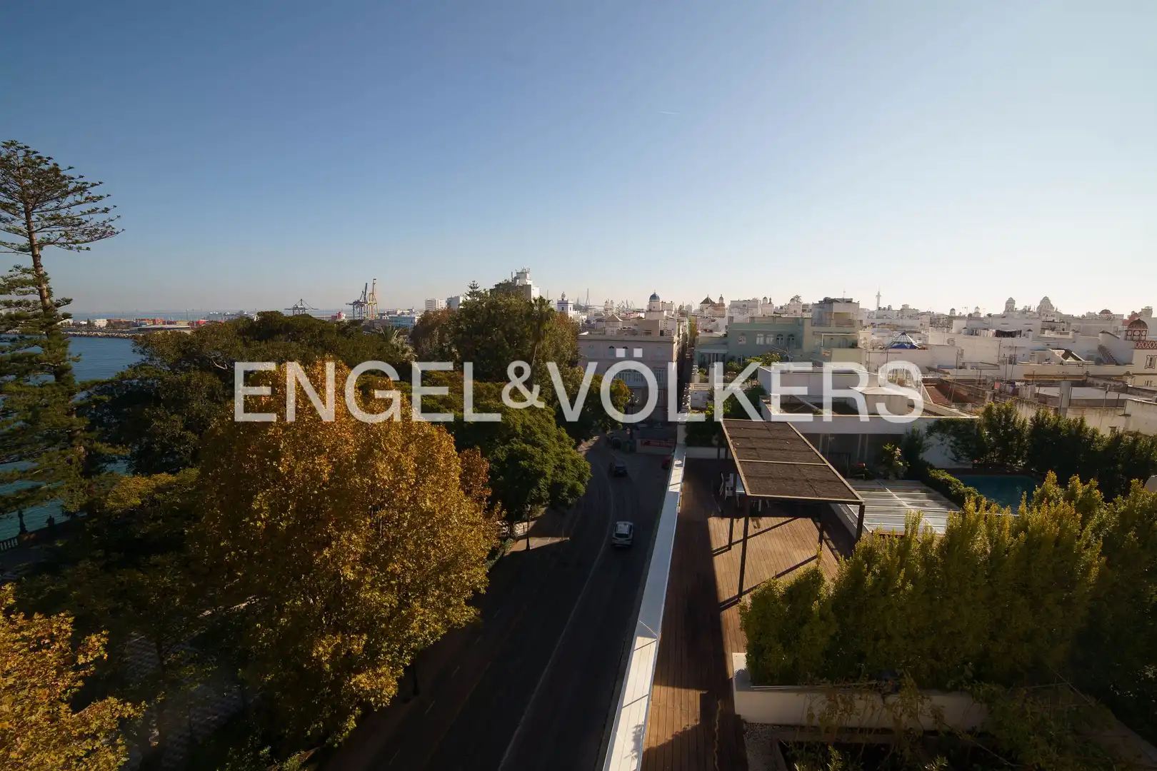 Außenansicht von Wohnung zum Verkauf in Cádiz mit Heizung und Balkon