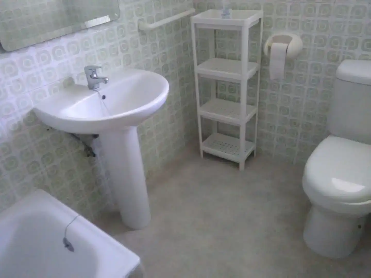 Baño de Apartamento de alquiler en Cullera con Piscina y Balcón