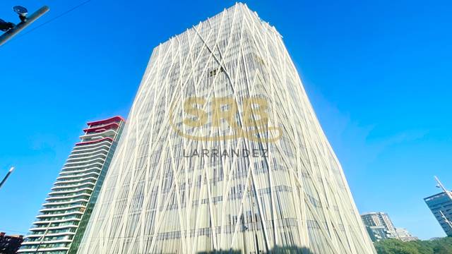 Oficina en Alquiler en Plaça d'Ernest Lluch i Martin en El Besós i el Maresme