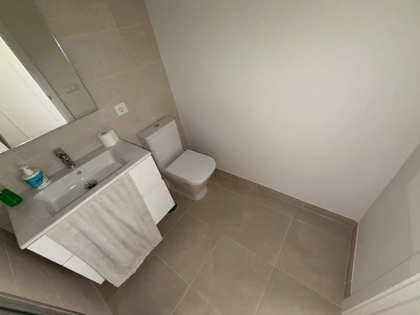 Baño de Piso de alquiler en Sevilla con Aire acondicionado, Calefacción y Terraza