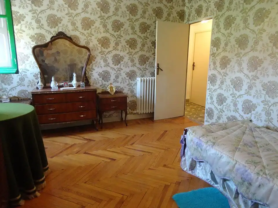 Schlafzimmer von Einfamilien-Reihenhaus zum Verkauf in Salas de los Infantes mit Heizung und Privatgarten