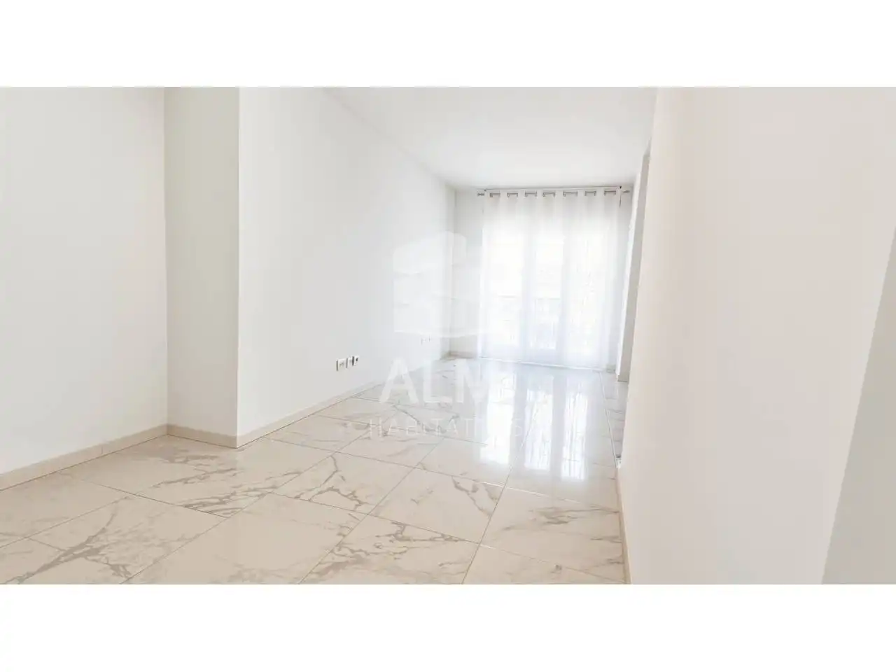 Sala d'estar de Pis en venda en Barcelona amb Aire condicionat i Balcó