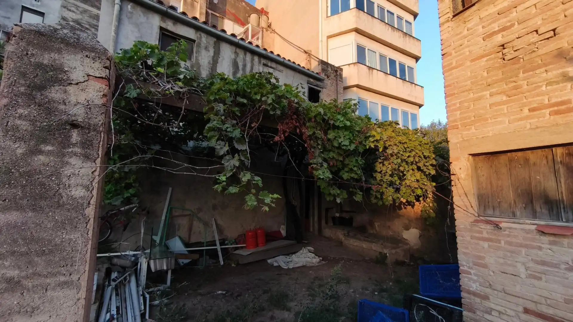 Jardí de Edifici en venda en Roquetes