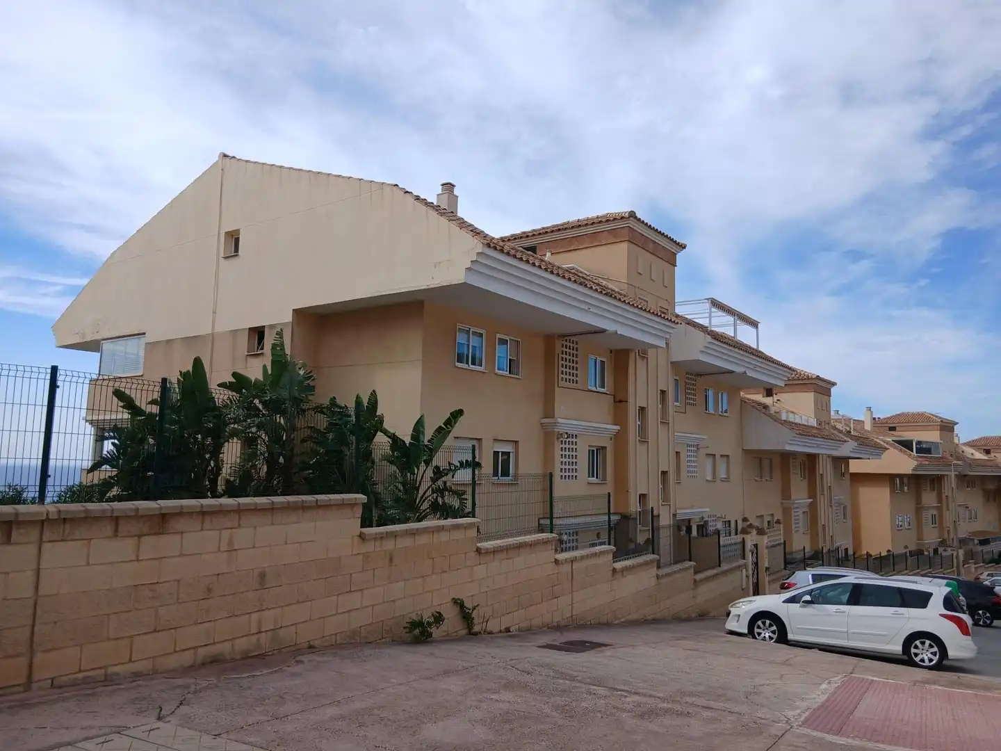 Vista exterior de Pis en venda en Benalmádena amb Aire condicionat, Calefacció i Terrassa
