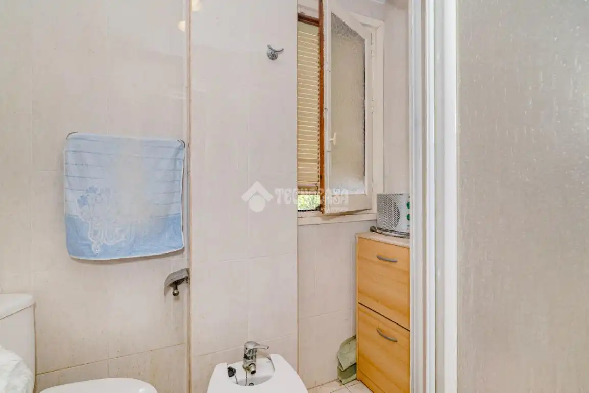 Baño de Piso en venta en Granada con Calefacción, Amueblado y Balcón