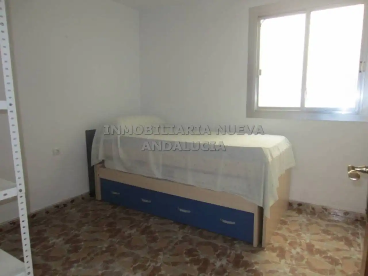 Habitación de Piso de alquiler en Almería con Terraza y Amueblado