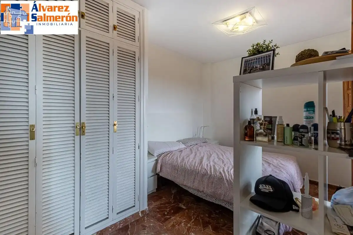 Schlafzimmer von Wohnung zum Verkauf in Granada mit Terrasse