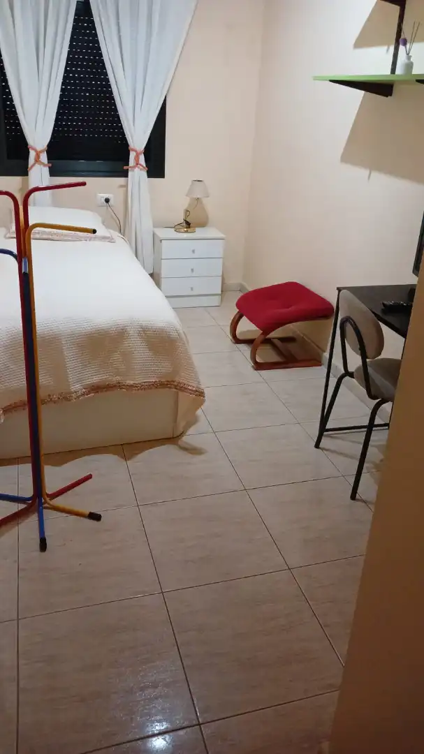 Dormitori de Pis de lloguer en Santa Cruz de Tenerife amb Moblat