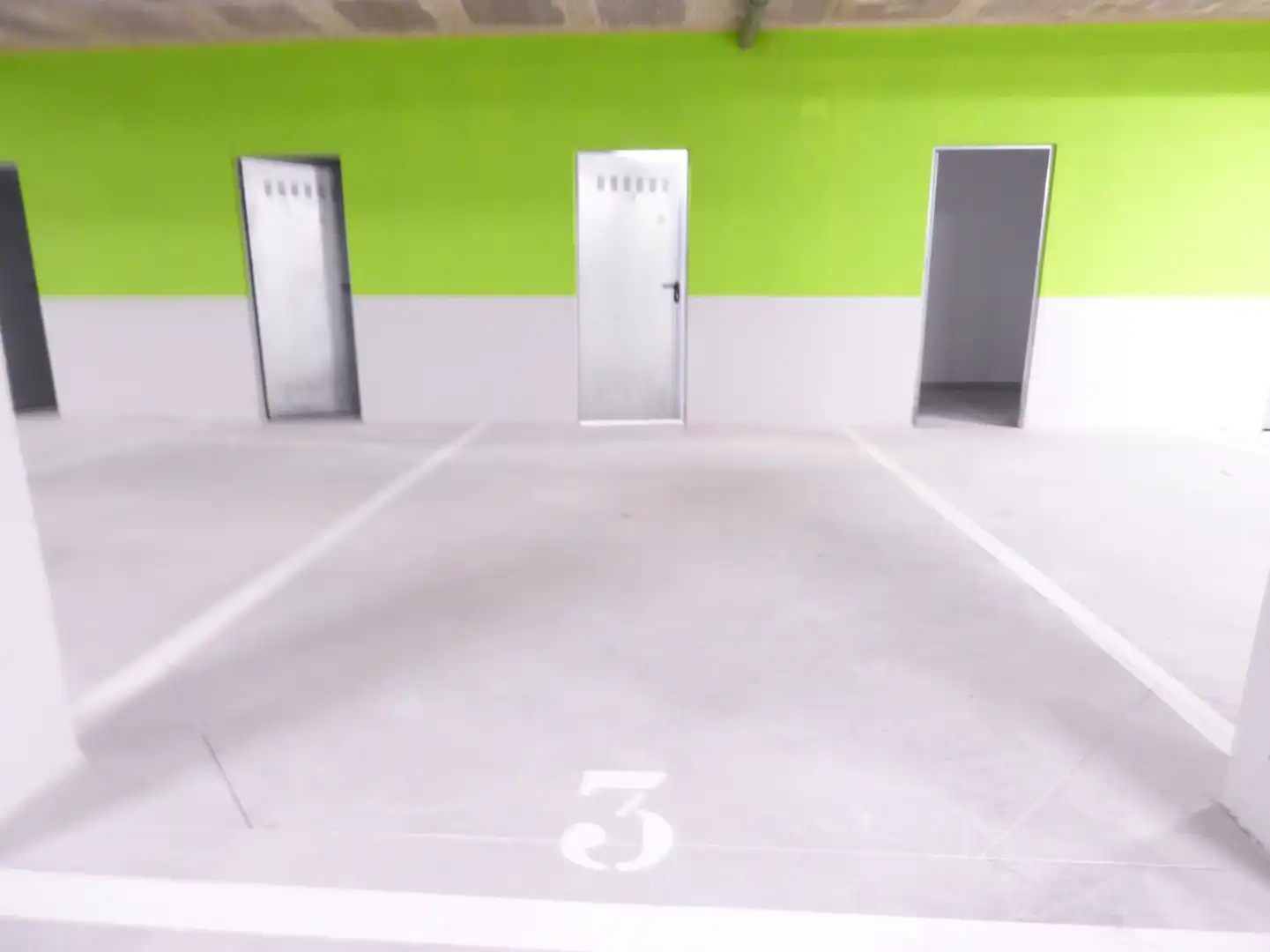 Parking of Flat for rent in Madrid  with Air Conditioner, Heating and Private garden
