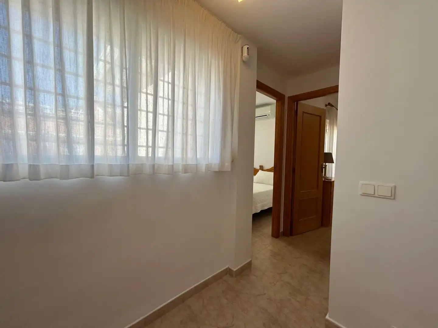 Einfamilien-Reihenhaus zum Verkauf in Cullera mit Klimaanlage, Terrasse und Möbliert