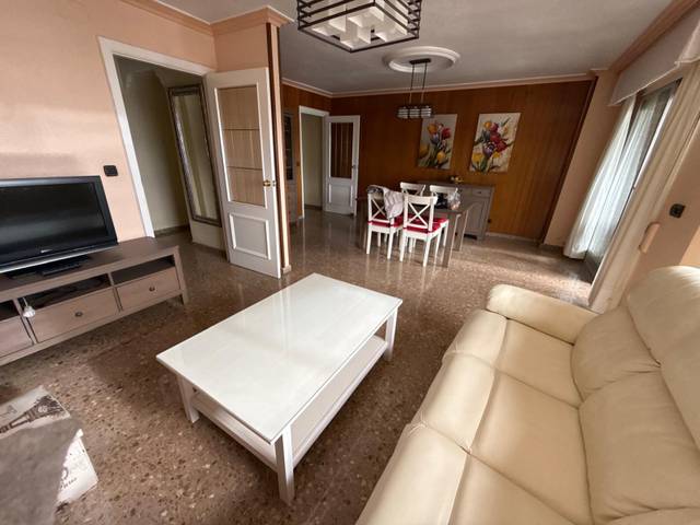 Piso en Alquiler en Carolinas Bajas