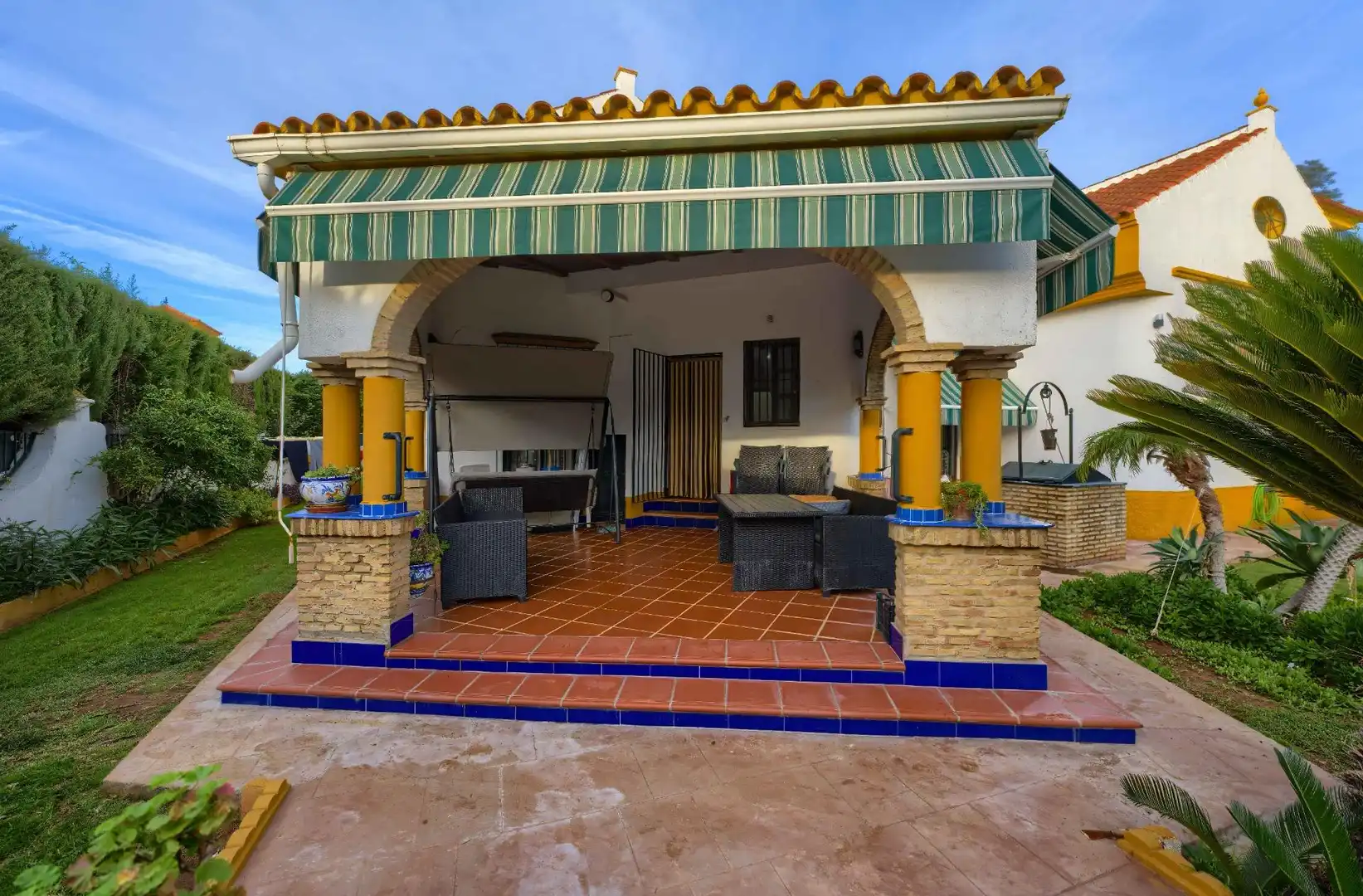 Garden of Houses for sale in Espartinas  with Air Conditioner, Private garden and Terrace