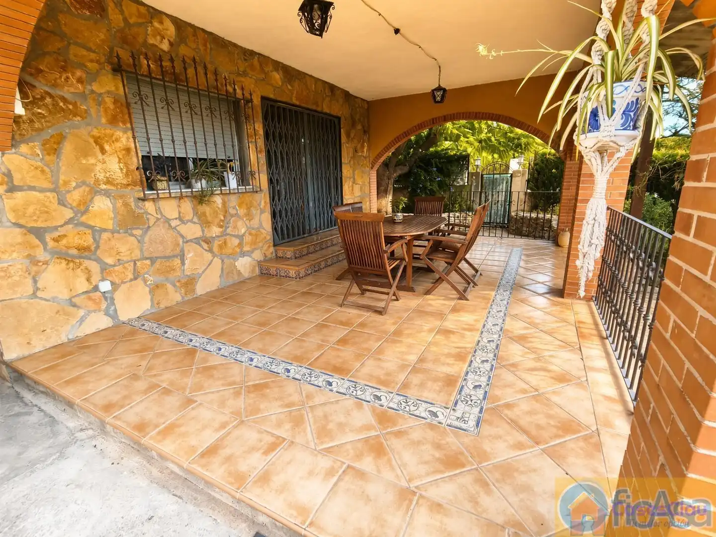 Casa con balcón en venta en Borriol, imagen 2