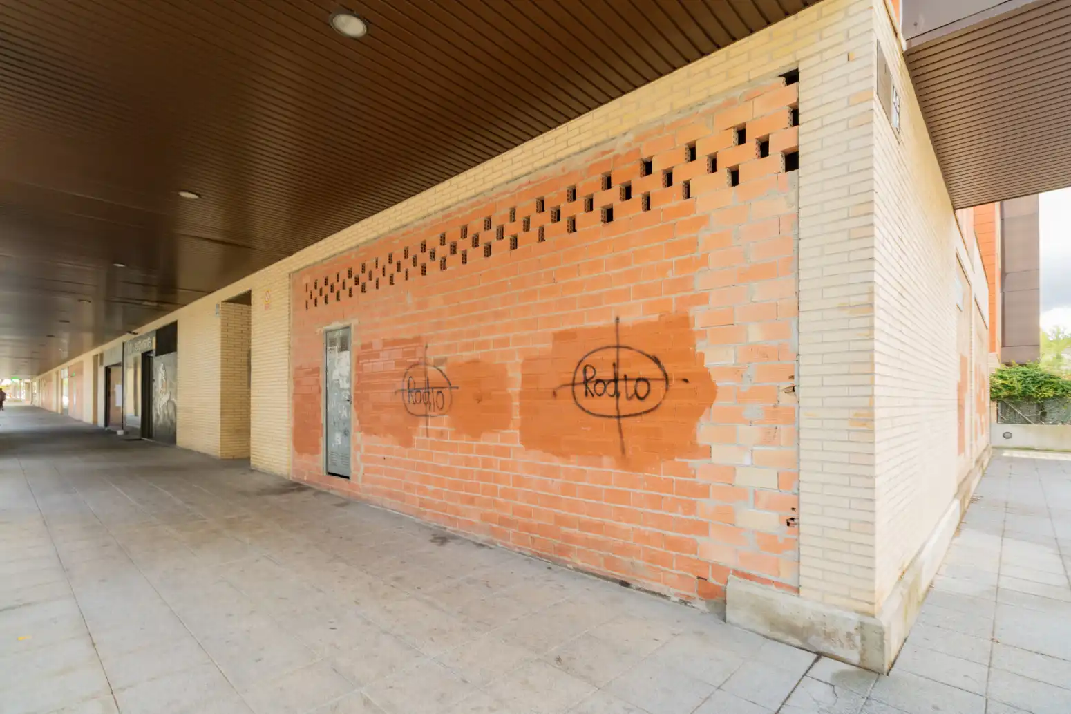Local comercial en venta en Sarriguren - Bardenas Reales 22