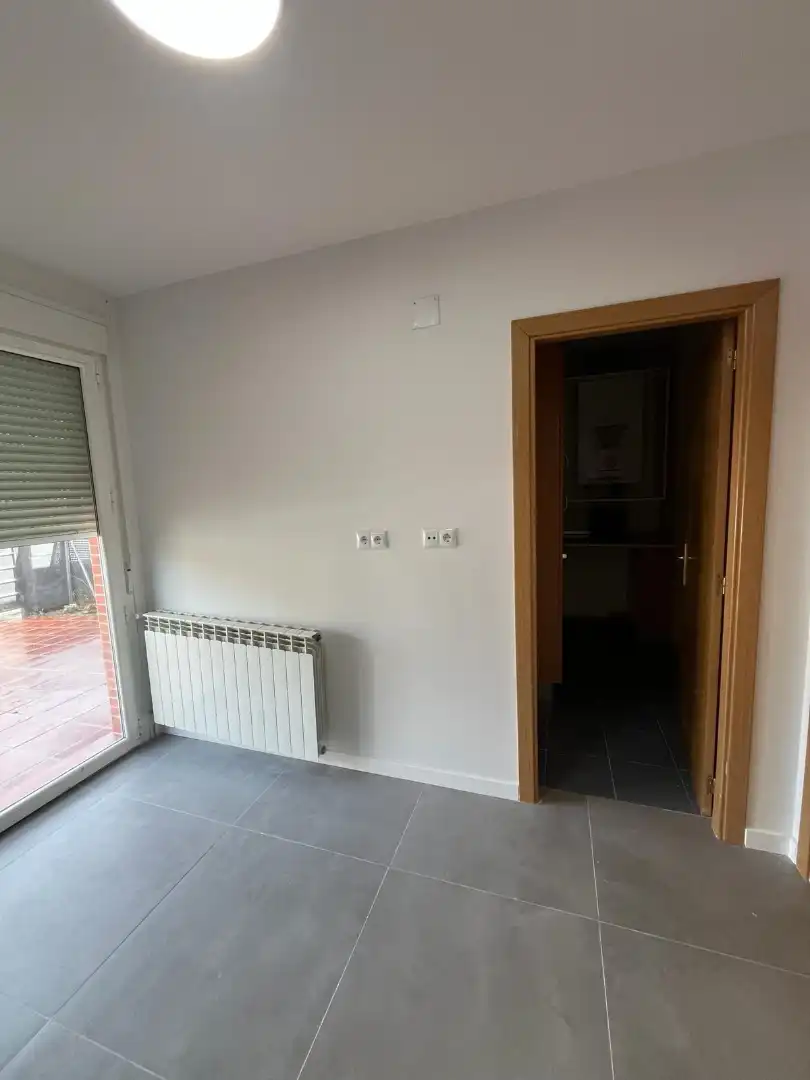 Casa adosada en venda en Renedo de Esgueva amb Calefacció, Jardí privat i Parquet