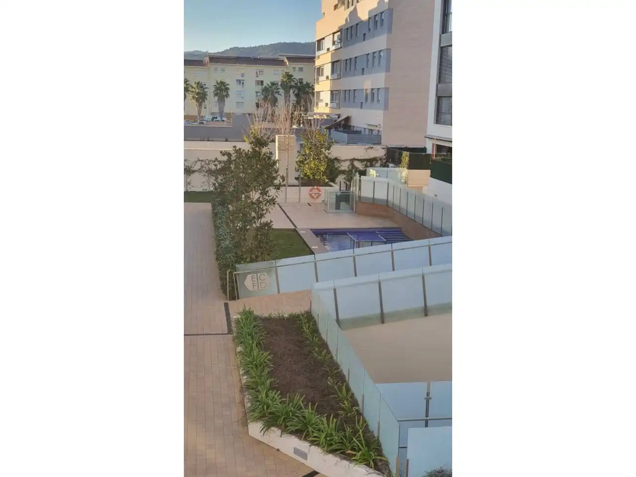 Piscina de Pis en venda en Terrassa amb Aire condicionat, Calefacció i Parquet