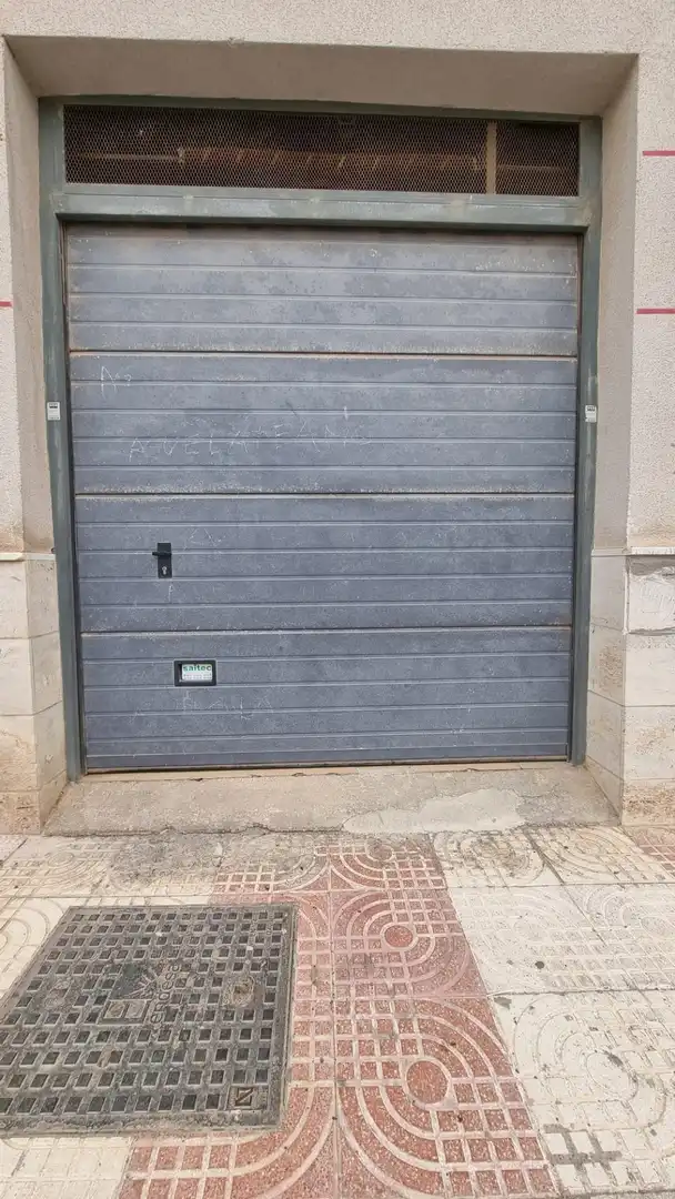 Vista exterior de Local en venta en Roquetas de Mar