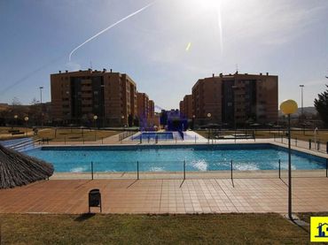 Pis amb piscina en venda a C/. PEDRO ALMODOVAR 2.  ALTURA 4 LETRA B (P.A.24)