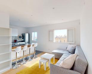 Sala d'estar de Àtic de lloguer en  Barcelona Capital amb Aire condicionat, Parquet i Terrassa