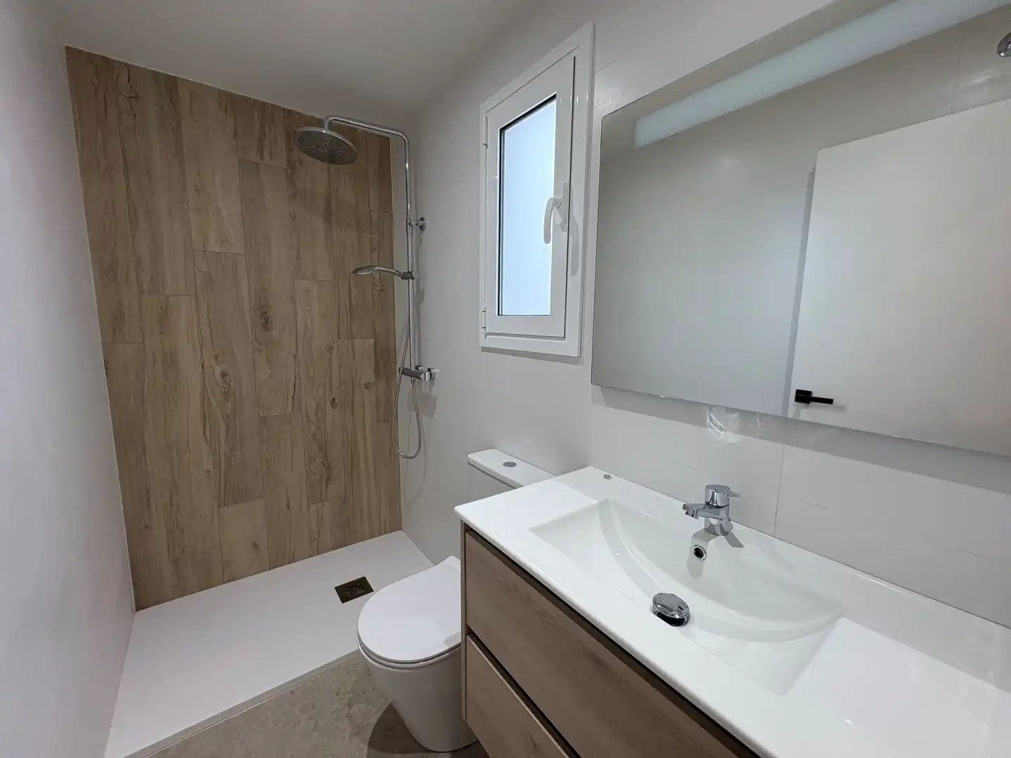 Baño de Piso en venta en Sabadell con Aire acondicionado, Calefacción y Parquet
