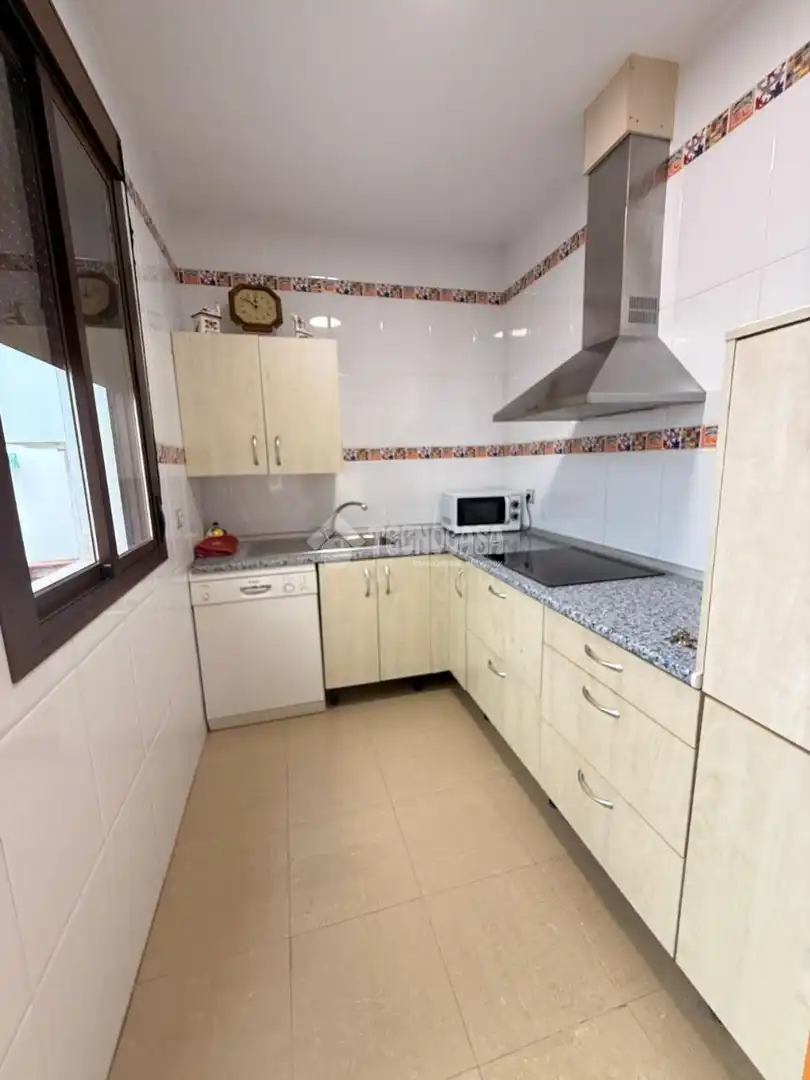 Cocina de Casa adosada en venta en Alcalá de Guadaira con Aire acondicionado y Terraza