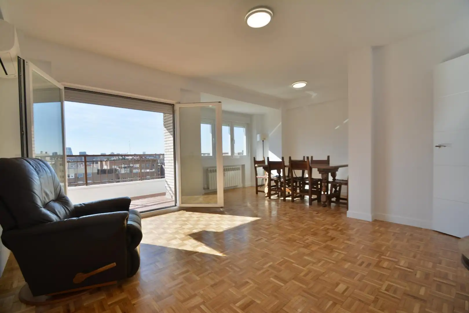 Wohnzimmer von Wohnung zur Miete in Fuencarral - El Pardo