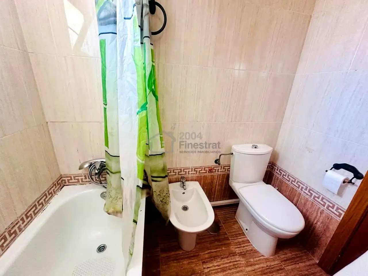 Baño de Apartamento en venta en Benidorm con Terraza y Alarma