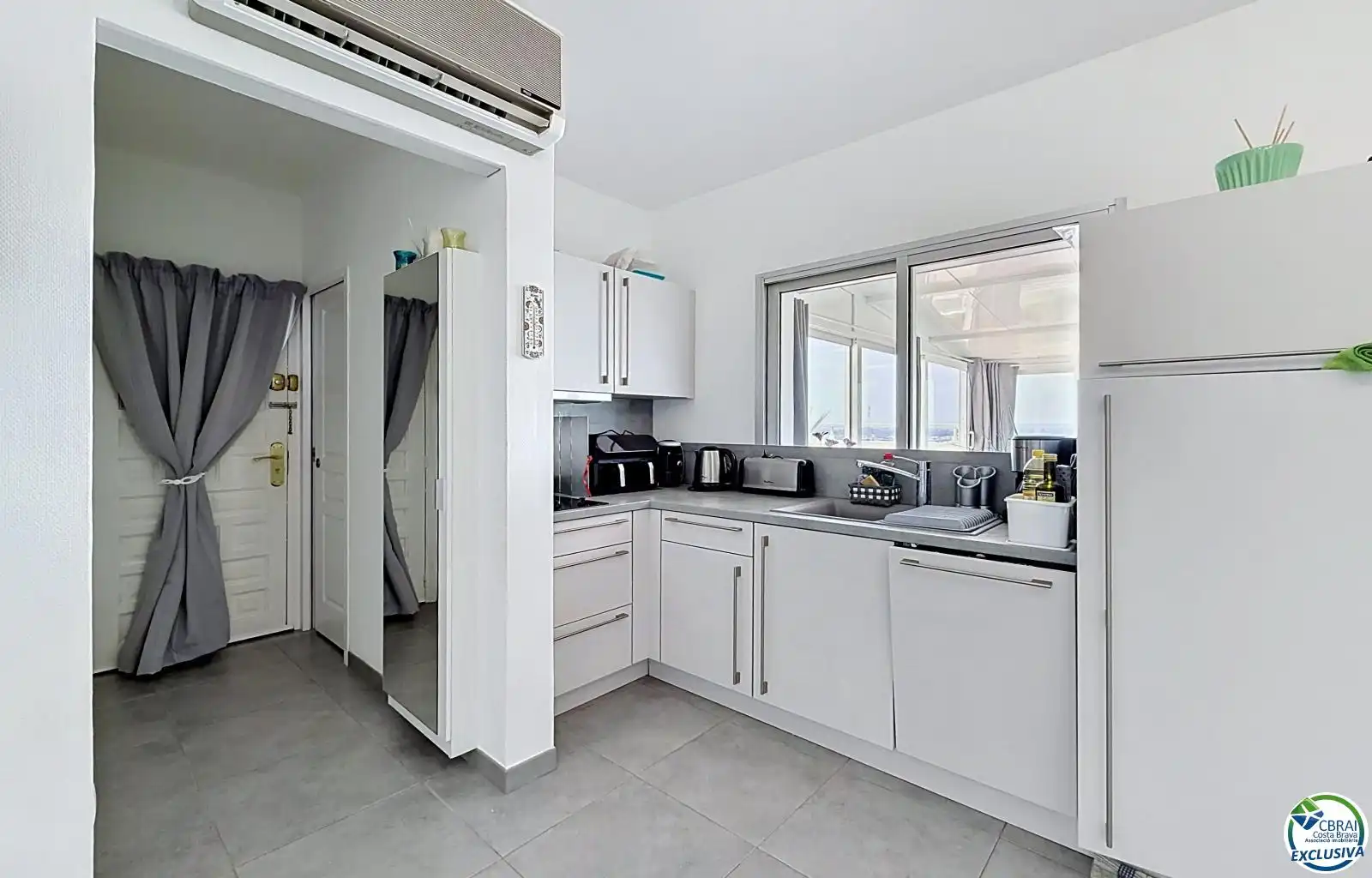 Flat with pool for sale in Carrer De L'alhambra 47, imagen 4